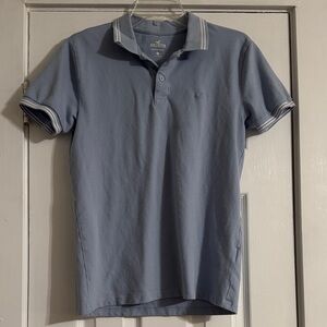 Hollister Men's Light Blue Polo Shirt